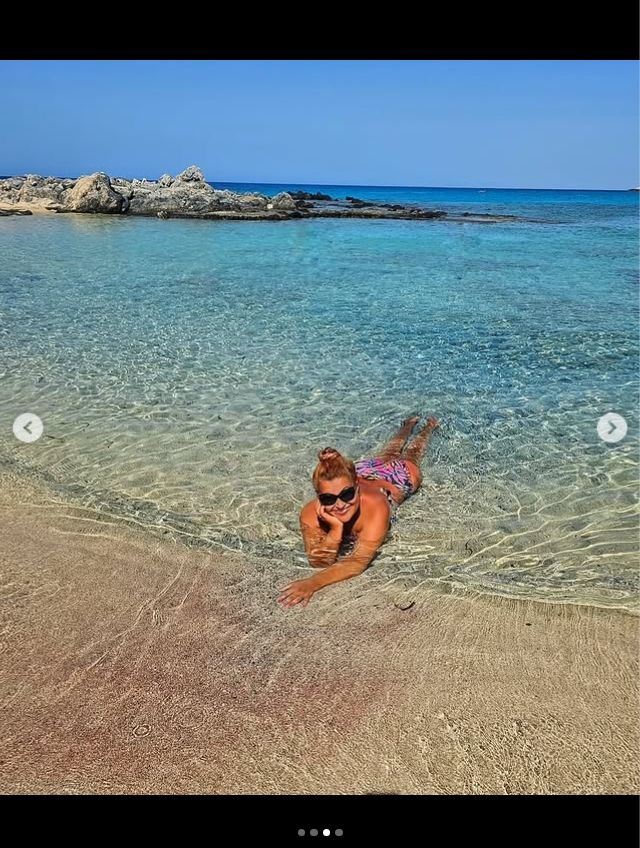55-letnia Kasia Skrzynecka w bikini. "Wyglądasz jak nastolatka"