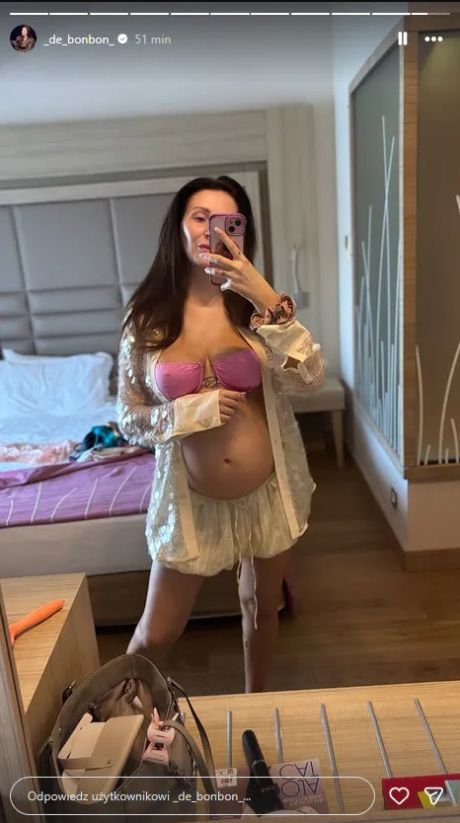 Dominika Serowska wyeksponowała swój brzuszek w staniku. Są zdjęcia
