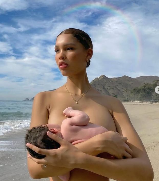 Córka uwielbianej modelki jest chora na nowotwór. "Mała wojowniczka"