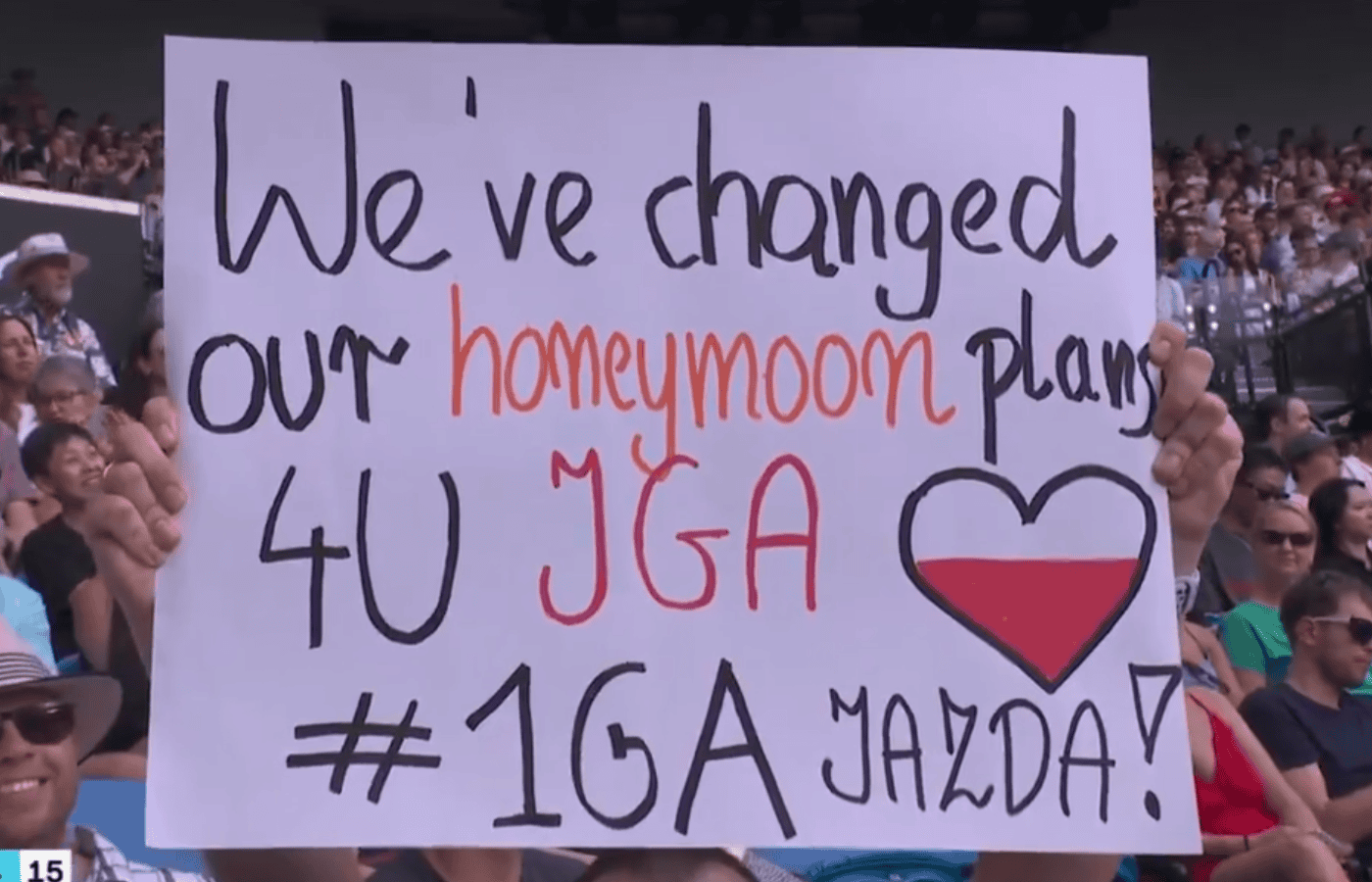 Niecodzienne sceny w trakcie meczu Świątek. Ten baner widział cały świat