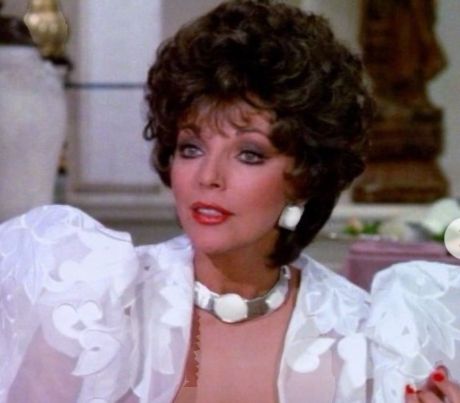 93-letnia Joan Collins pokazała się u boku młodszego o 32 lat męża. "Wygląda na 50-tkę"