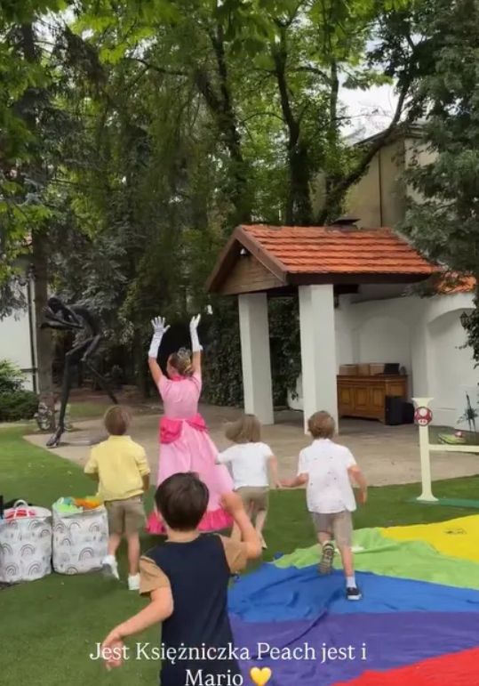 6. urodziny synka Rozenek na bogato! Gigantyczna konstrukcja w ogrodzie. Wszystko dla Henia