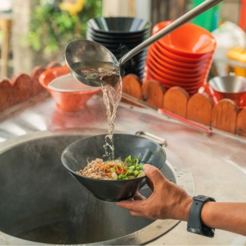 Żadna ogórkowa i pomidorowa. Turecka zupa to hit tego lata