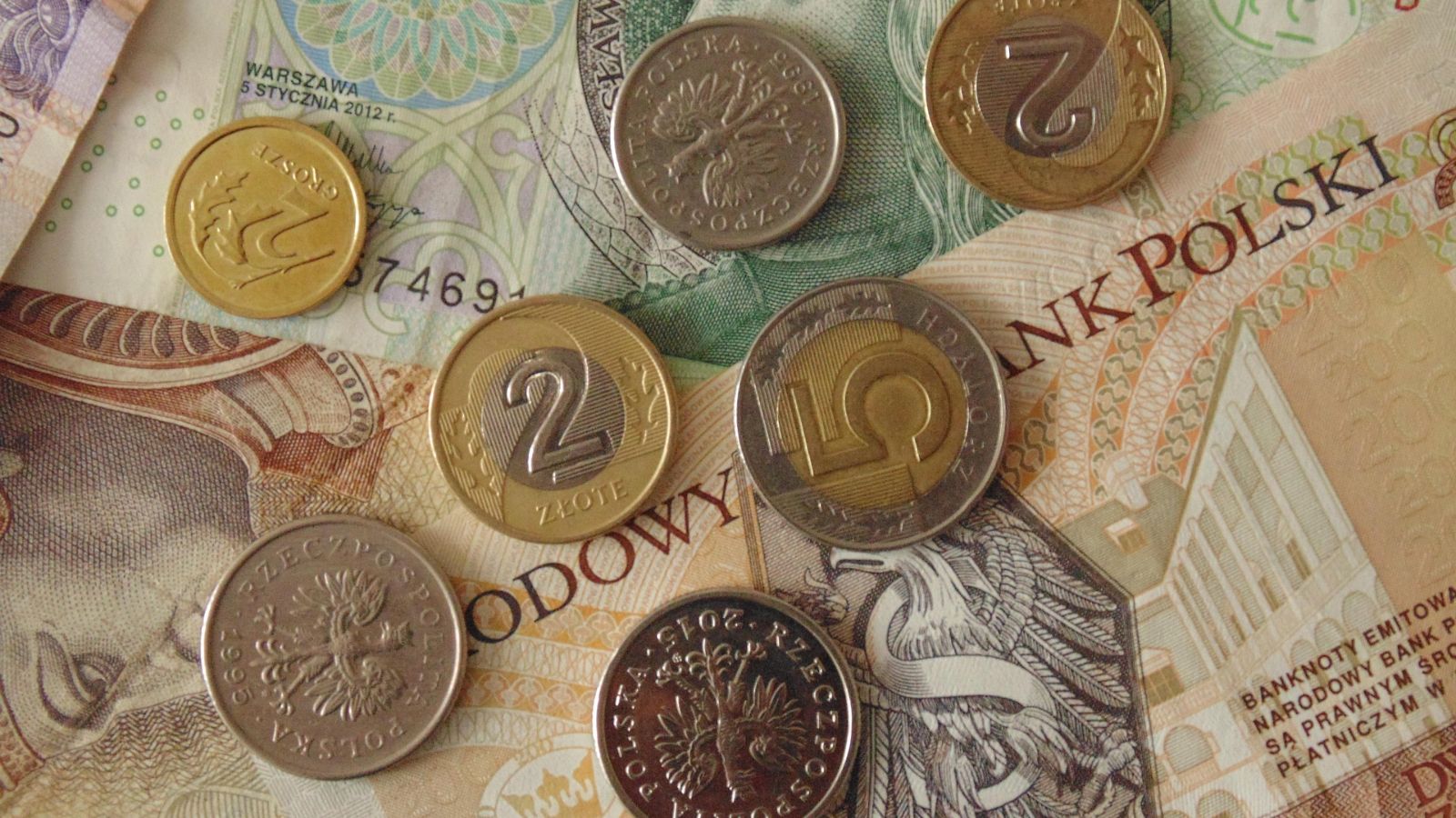 Pracował ponad 42 lata, gdy zobaczył emeryturę zamarł. Od razu pozwał ZUS