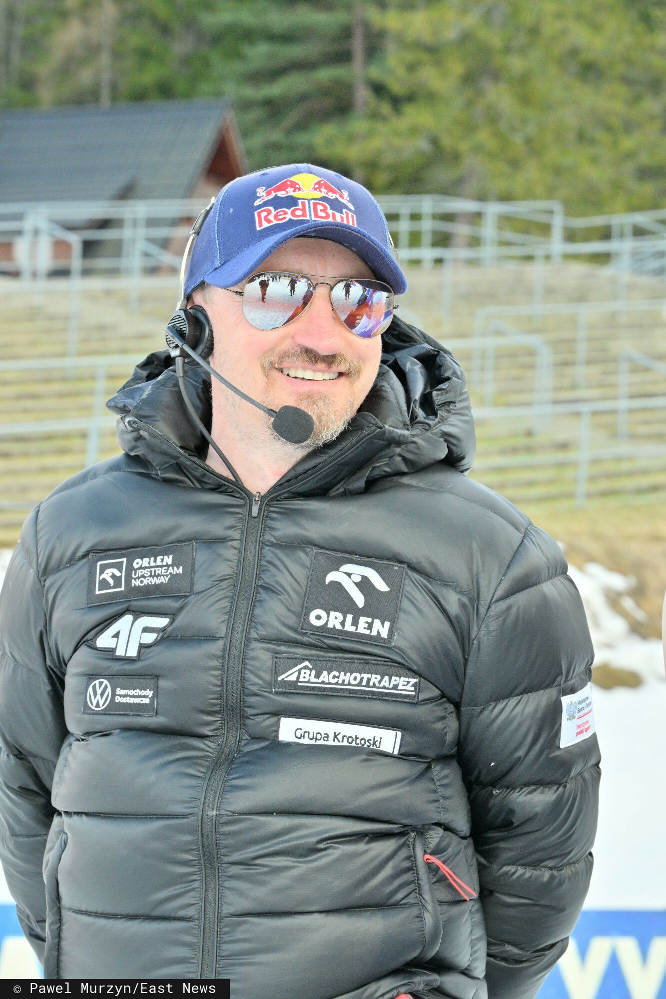 Działo się pod Pałacem Prezydenckim. Małysz gnał do Nawrockiego wypasionym autem