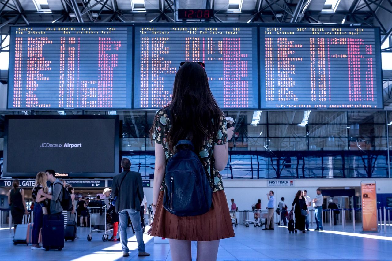 airport-2373727_1280 (1).jpg