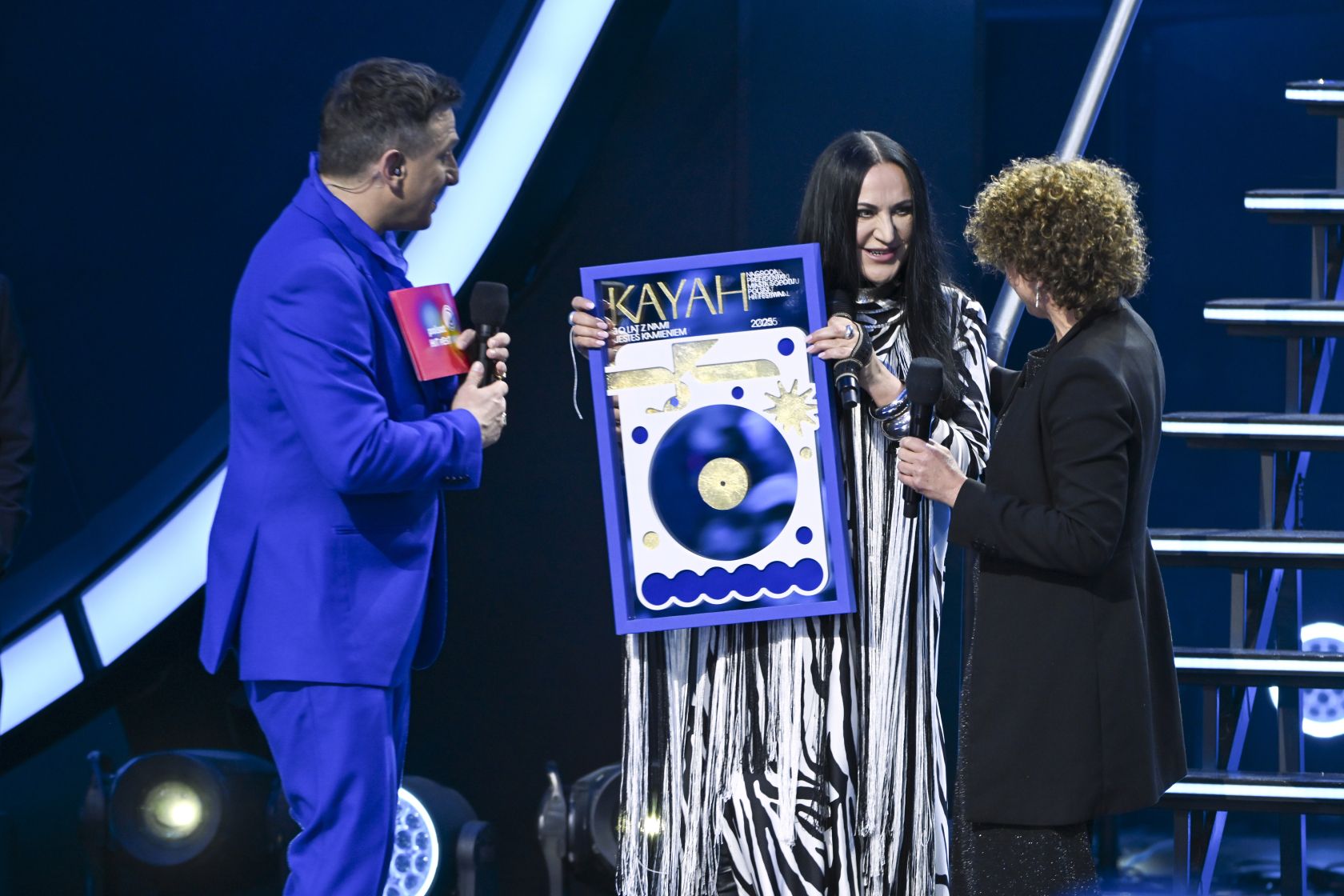 Na scenie w Sopocie wspomnieli o aferze mieszkaniowej. Opera Leśna wybuchnęła śmiechem, ale to Kayah rozbiła bank