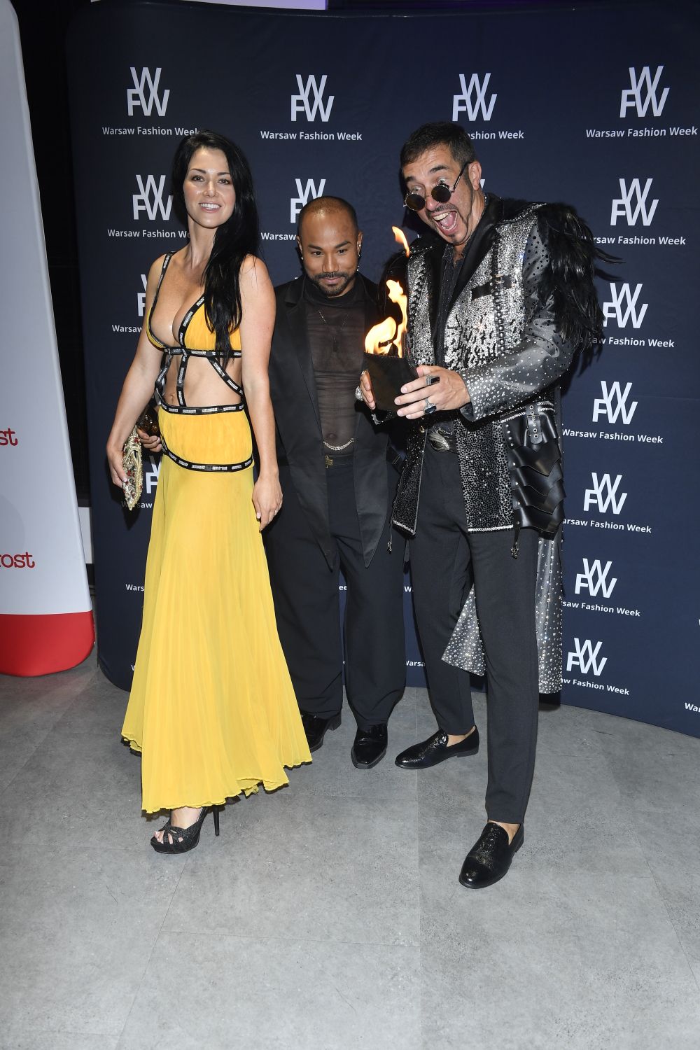 Gwiazdy na Warsaw Fashion Week. Krzysztof Ibisz, Caroline Derpienski, Jakub i Paulina Rzeźniczakowie