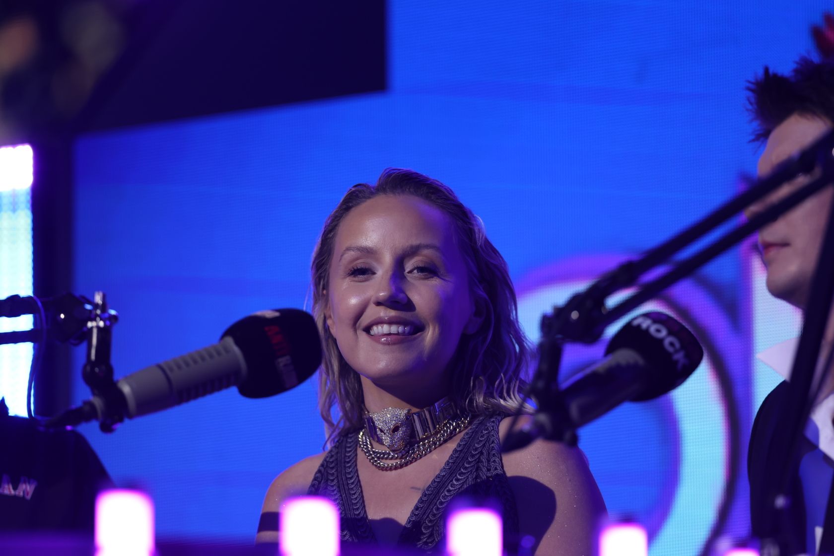 Co wyprawiała gwiazda TVN za kulisami imprezy! Te zdjęcia nie powinny wypłynąć do mediów