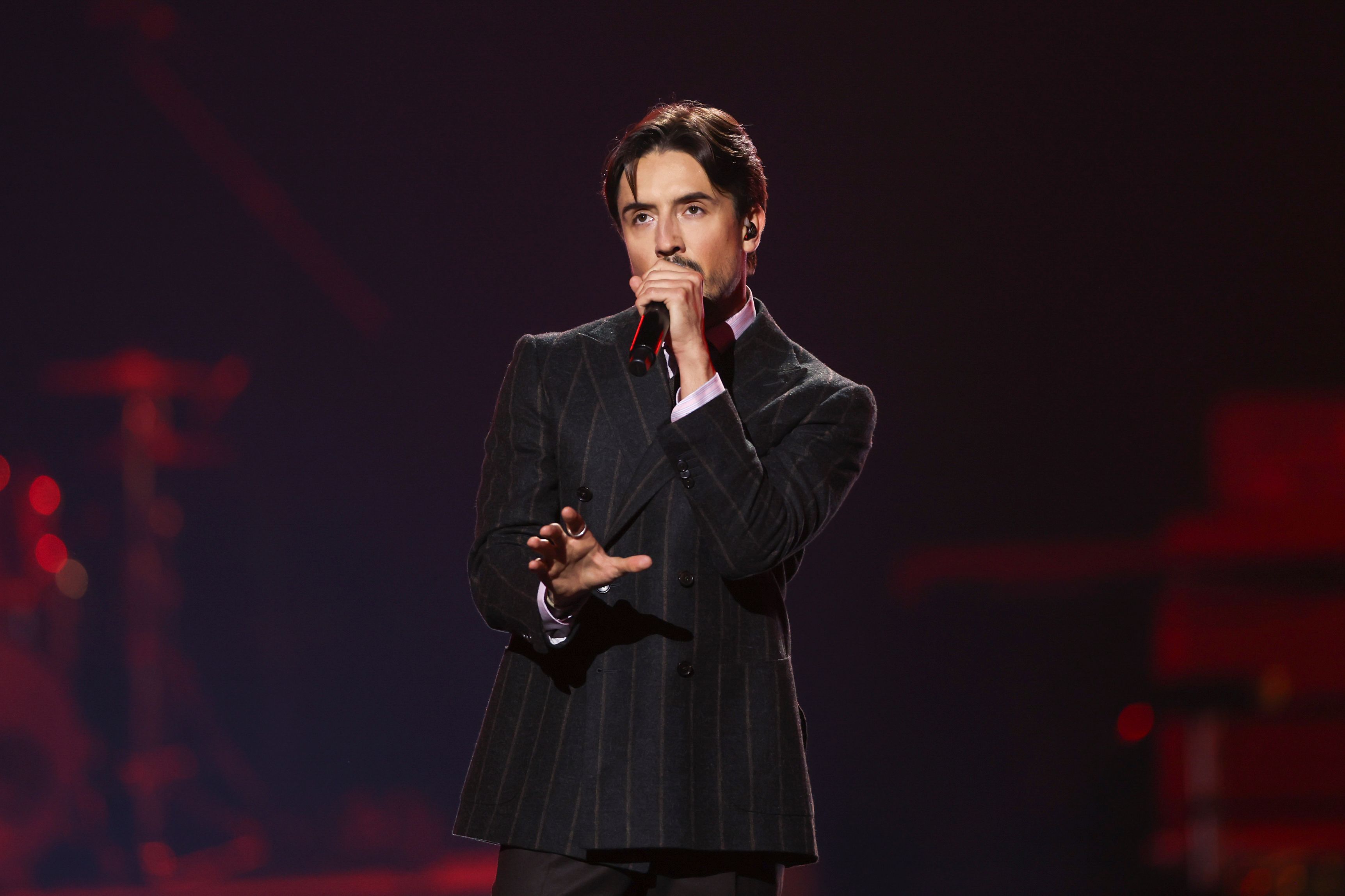 Po osobistej tragedii wystąpił na gali. Pisk i krzyki. Niewiarygodne sceny