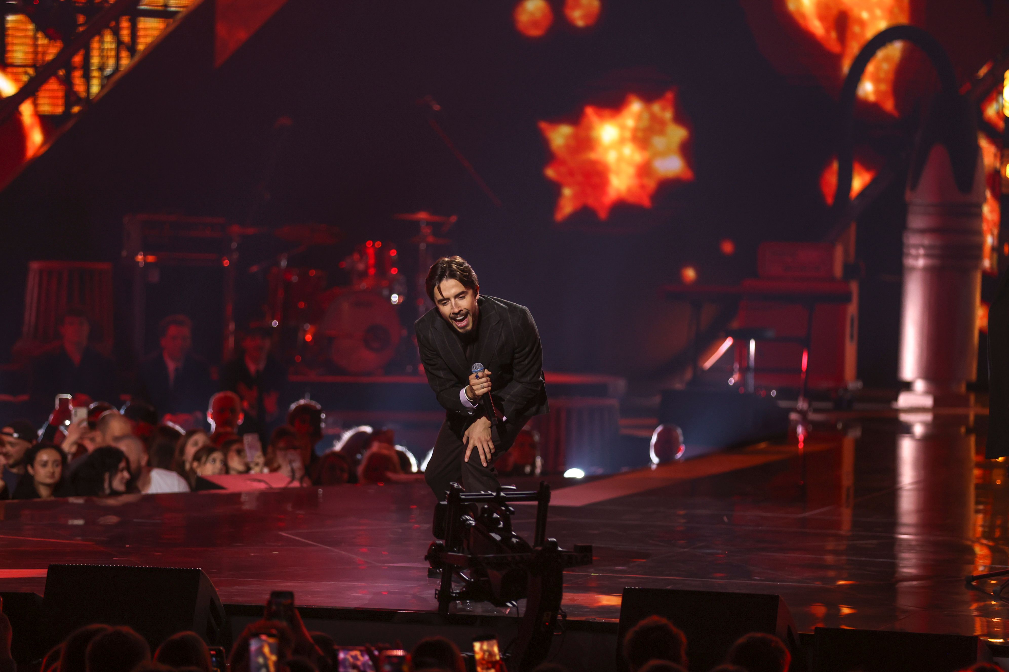 Po osobistej tragedii wystąpił na gali. Pisk i krzyki. Niewiarygodne sceny