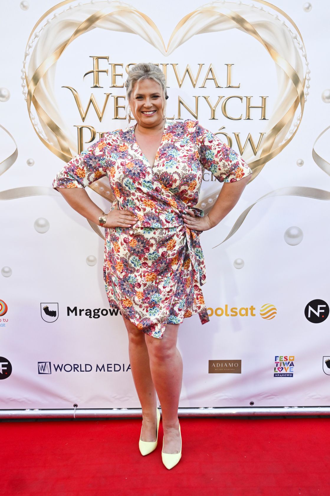Ela Romanowska w odważnej mini kusiła nogami na scenie. Lawina komentarzy
