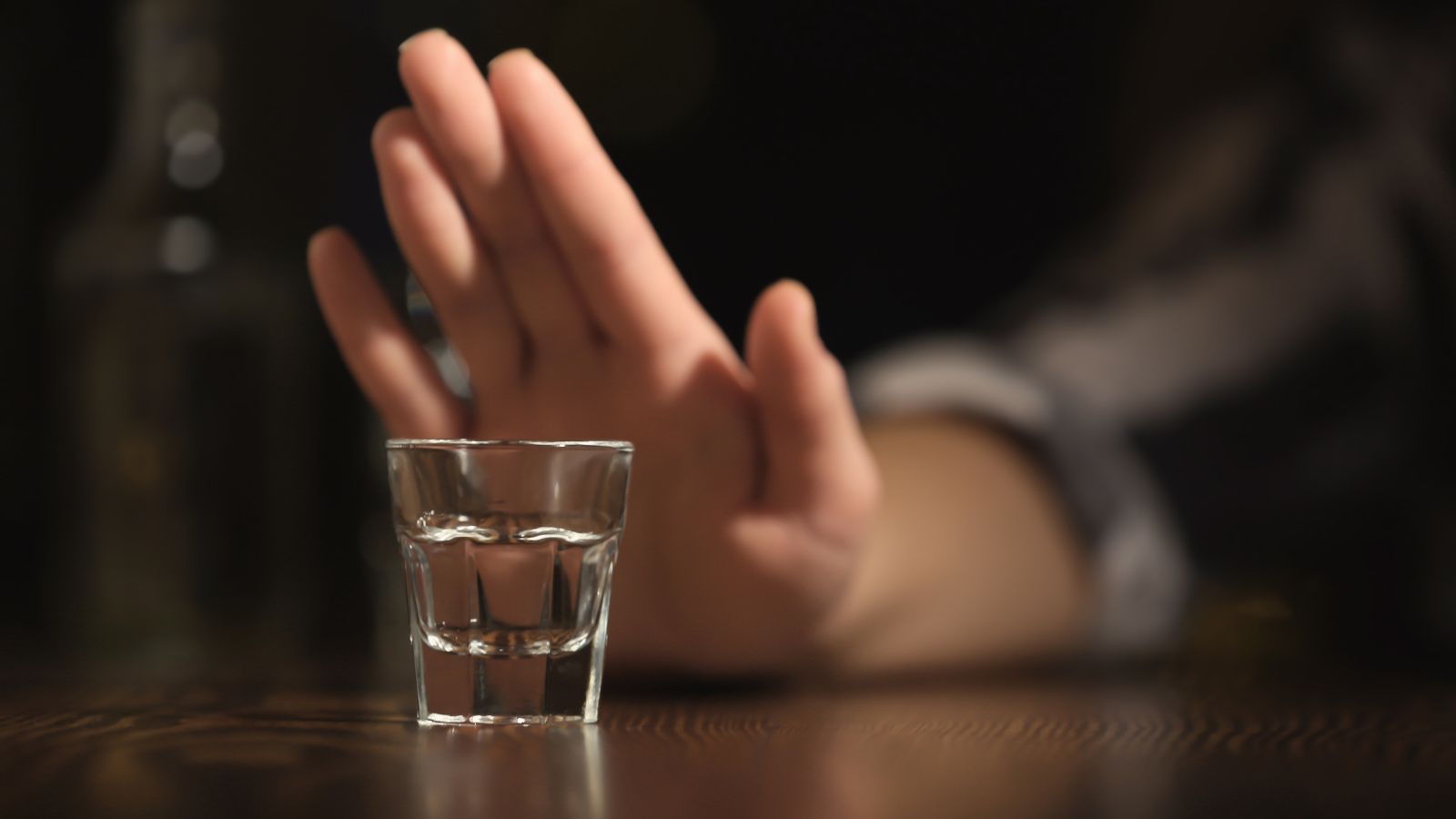 Sklepikarz znalazł lukę. Tak obchodzi zakaz sprzedaży alkoholu nocą w Warszawie