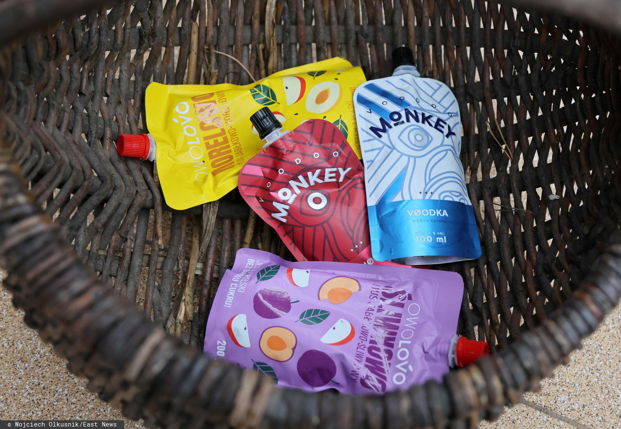 „Brzękule” zalewają sklepy w Polsce. Po alkotubkach producenci znaleźli nową żyłę złota