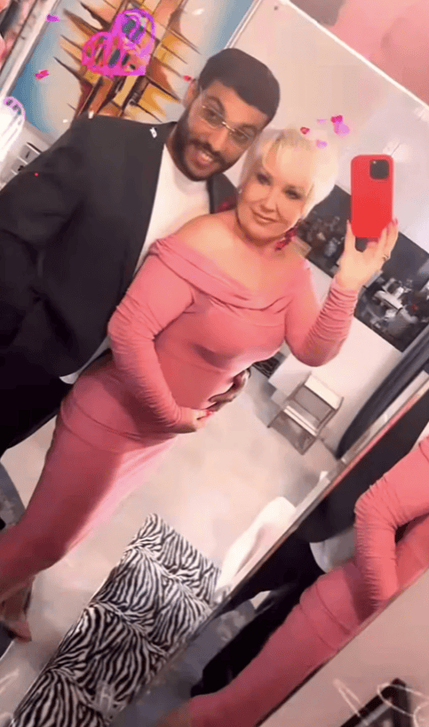 Partner matki Włodarczyk jest 30 lat młodszy i wygląda jak model. Nie boją się całuśnych zdjęć w sieci