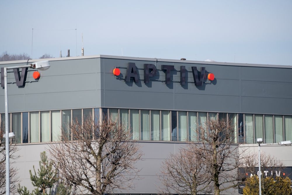 Nawet 400 osób straci pracę. Gigant technologiczny ogłosił zwolnienia w polskim mieście