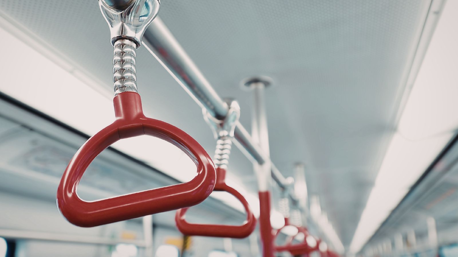 Tyle zarabia kontroler biletów. To stawki, których się nie spodziewasz, są też specjalne wymogi