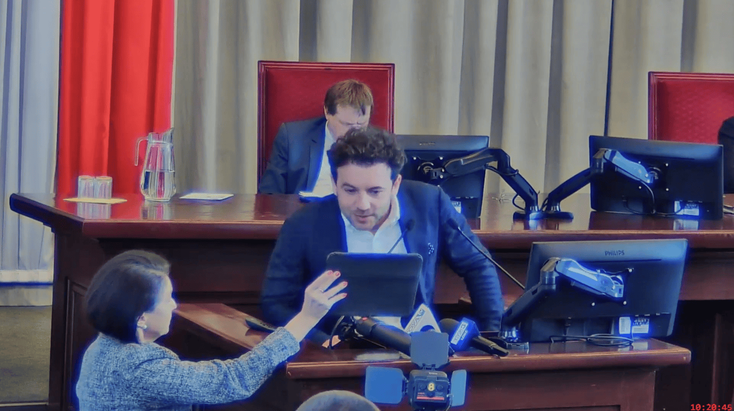 Awantura na Radzie Miejskiej. Wiceprezydent uderzył w posłankę PiS