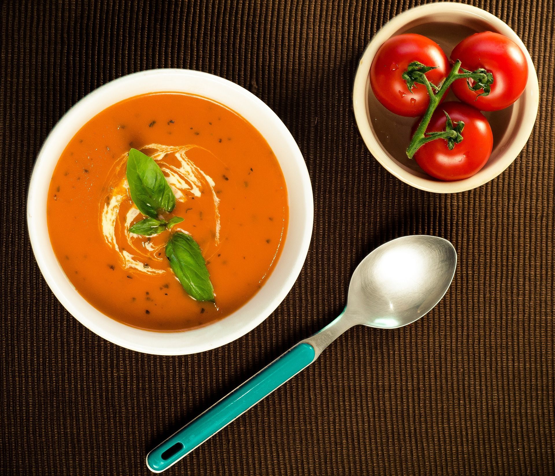 Zupa krem z pomidorów z bazylią i mascarpone