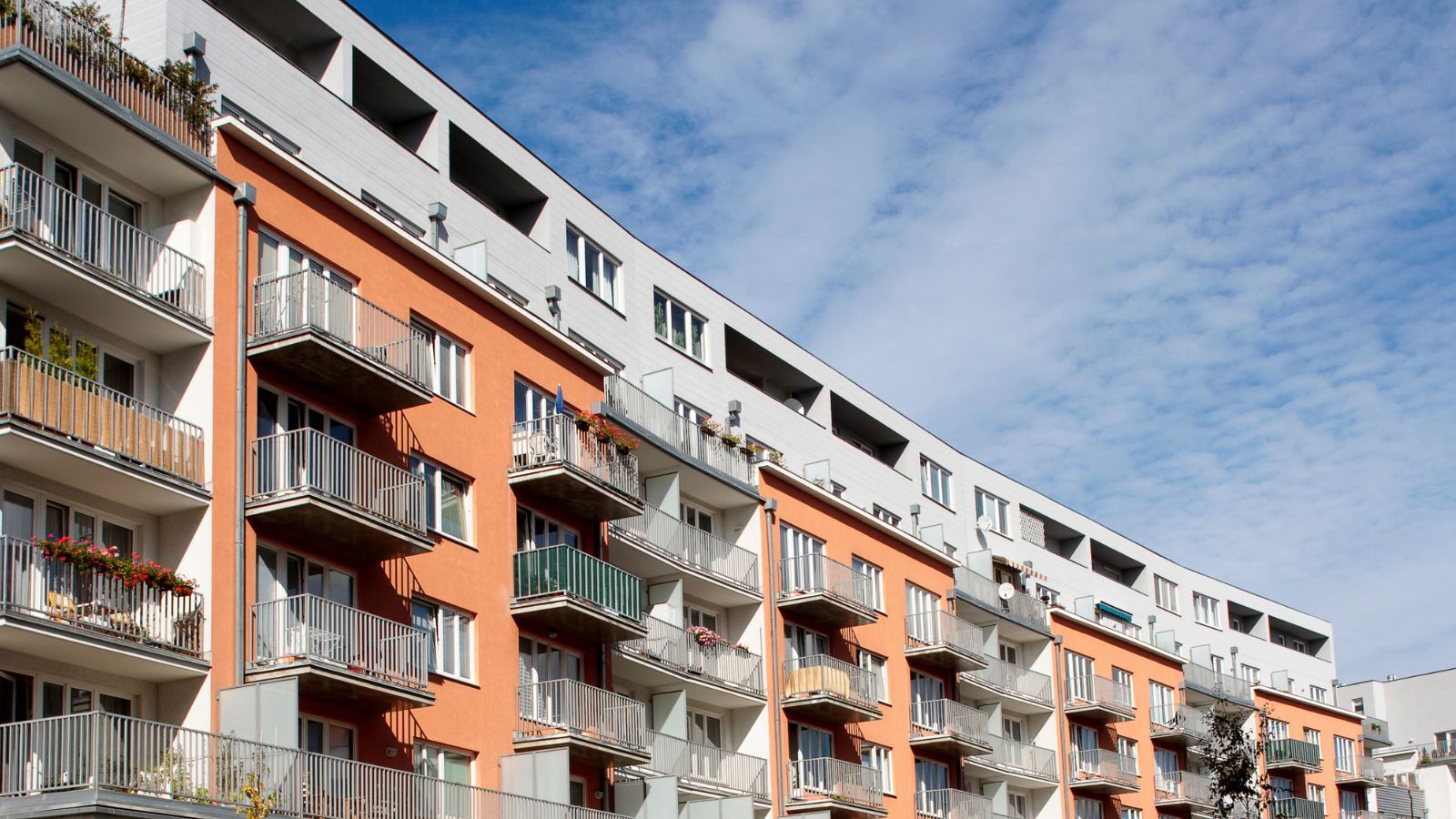 Zakaz palenia grilla nie tylko na balkonie. Można dostać nawet 5 tys. zł kary