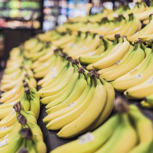 banany w sklepie