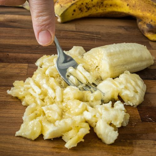 Prosty przepis na szybki i mało kaloryczny sernik. Wystarczą tylko 4 składniki