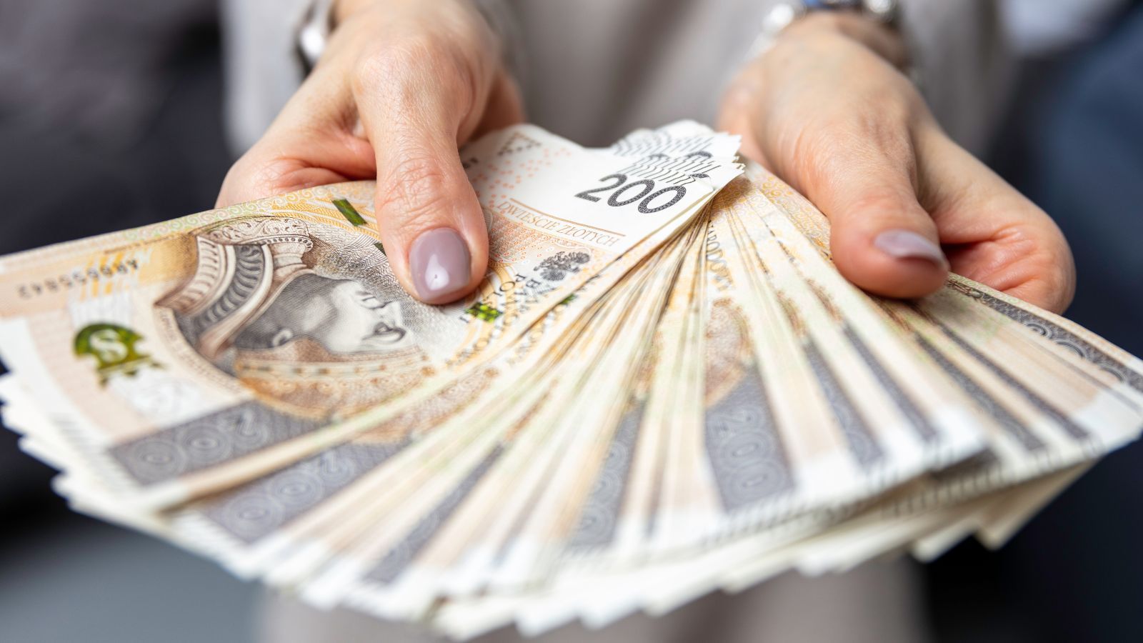 Popularny bank znika z Polski. Co czeka setki tysięcy klientów?