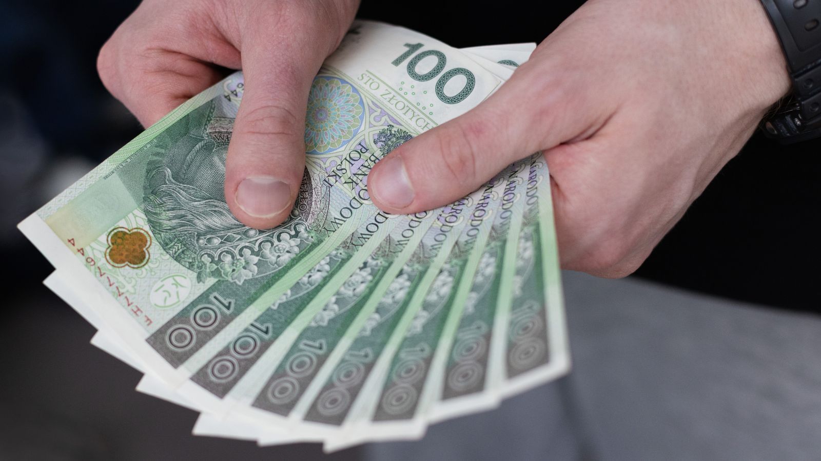 To koniec 14. emerytury jaką znamy. Seniorzy odcięci od dodatkowych świadczeń