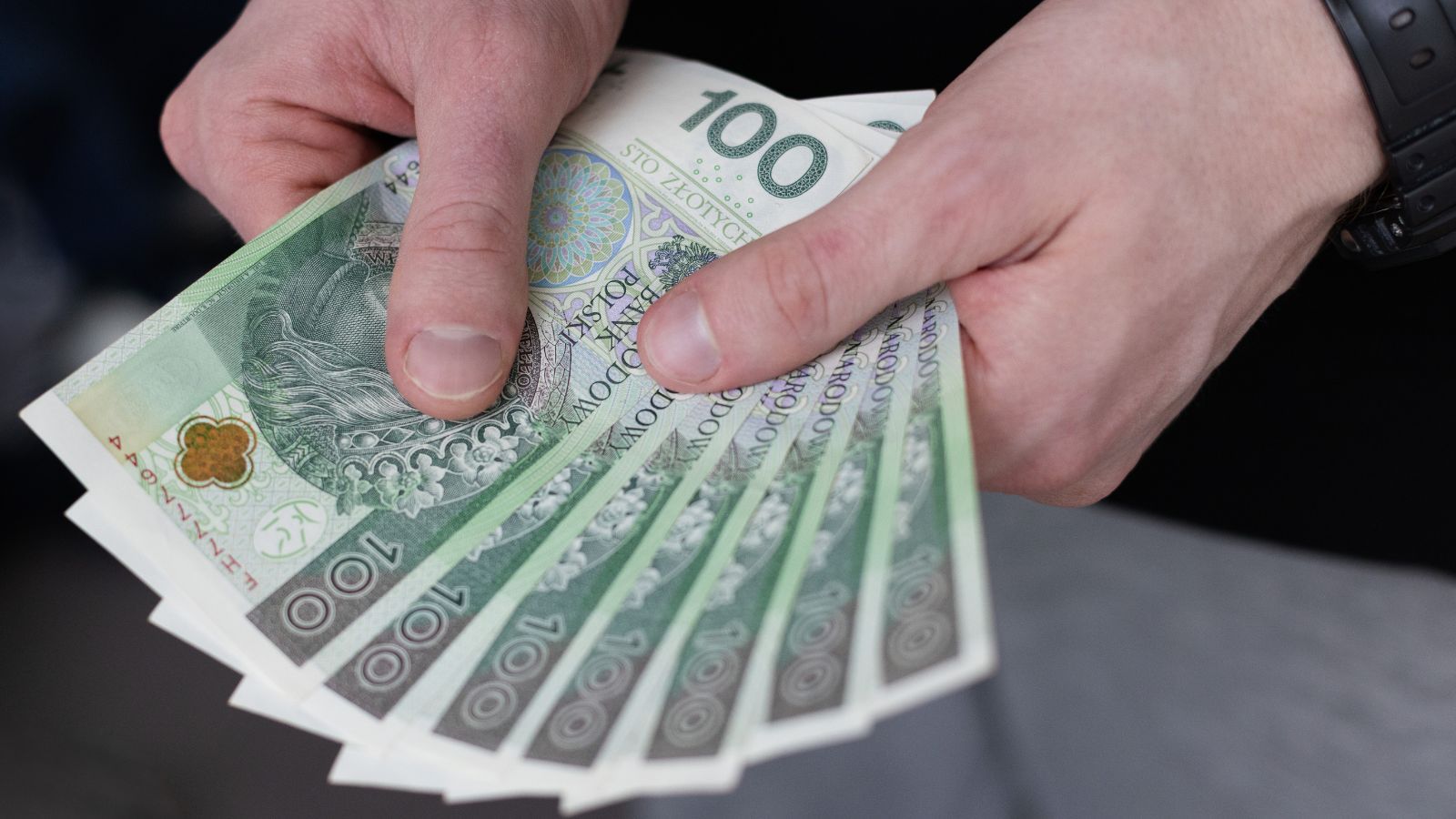 To najlepszy miesiąc, by przejść na emeryturę. Można zyskać nawet kilkaset złotych miesięcznie