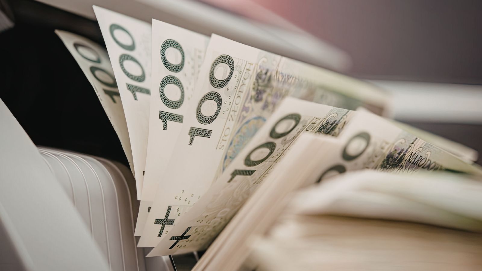 Właśnie mija kluczowy termin dla podatników, czas tylko do 15 kwietnia. Trzeba zapłacić dwa podatki