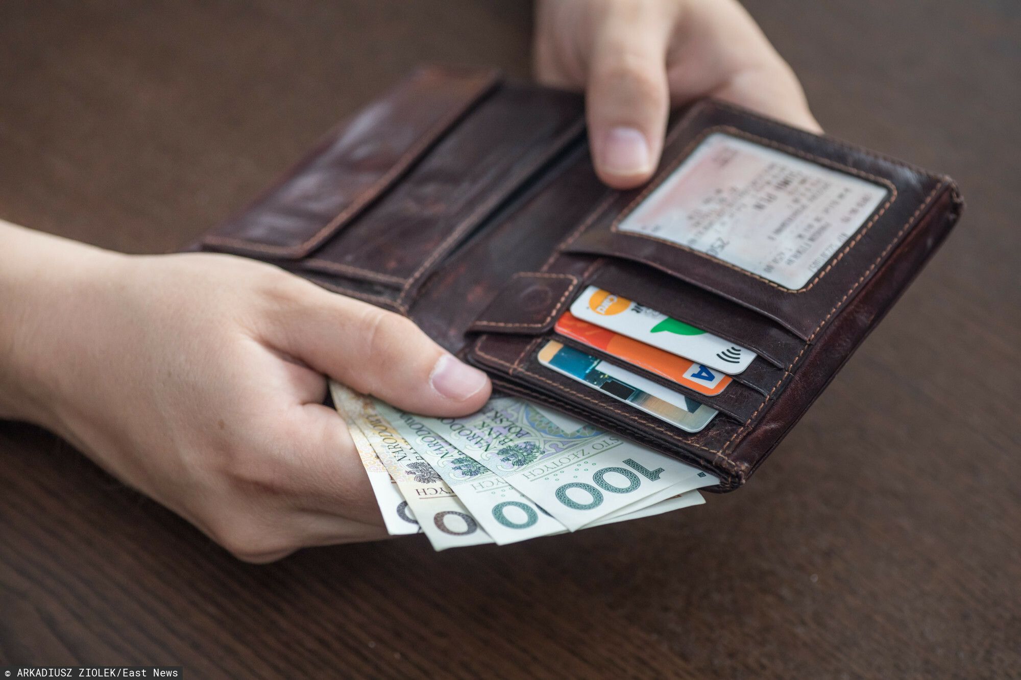banknoty portfel.jpg