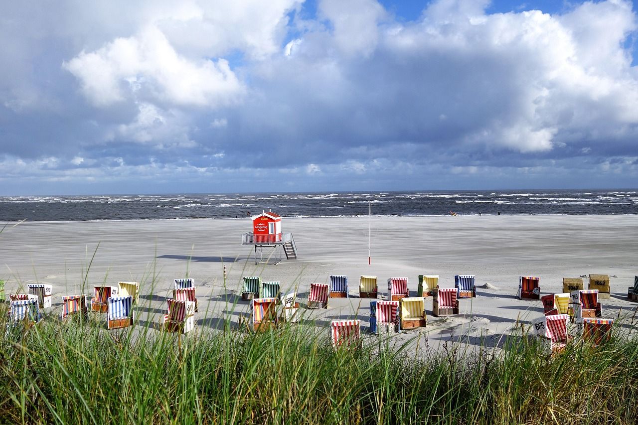 beach-chair-3317683_1280.jpg