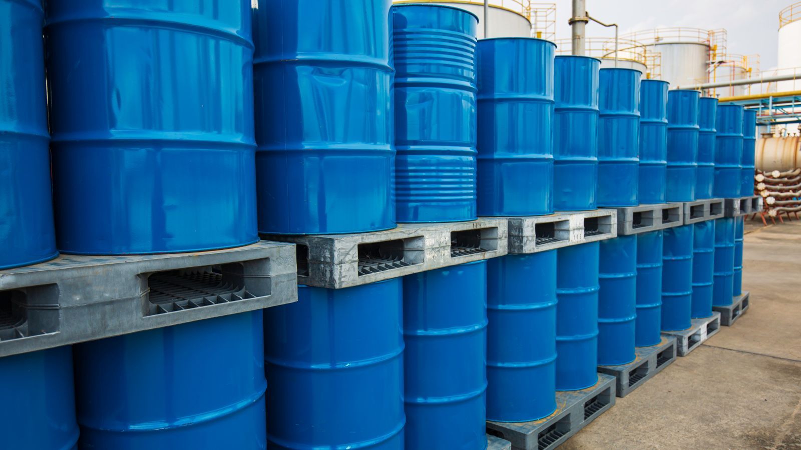 Ceny paliw w górę, za tyle teraz tankują Polacy. Kierowcy obawiają się coraz wyższych podwyżek