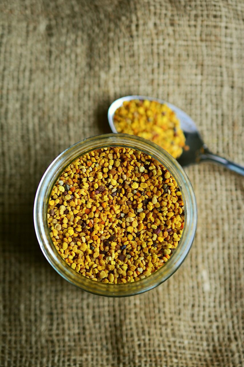 bee-pollen-2549125_1280.jpg