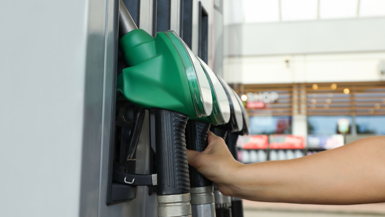 Na stacjach znowu będzie taniej. Tyle zapłacimy za litr benzyny w czwartek 16 kwietnia