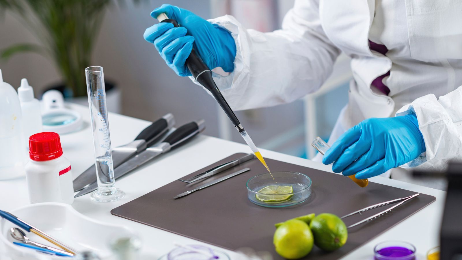 GIS pilnie apeluje. Kawałki szkła w jogurcie, duże zagrożenie dla Polaków