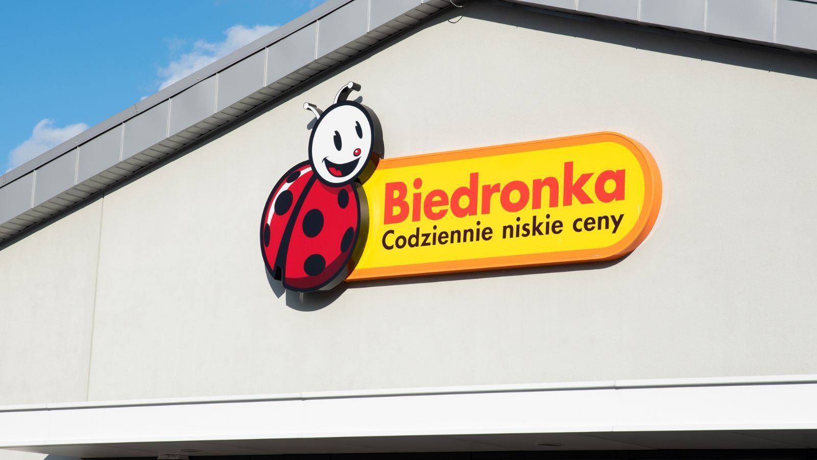 Biedronka zmienia godziny otwarcia w wakacje. Ważny komunikat dla klientów