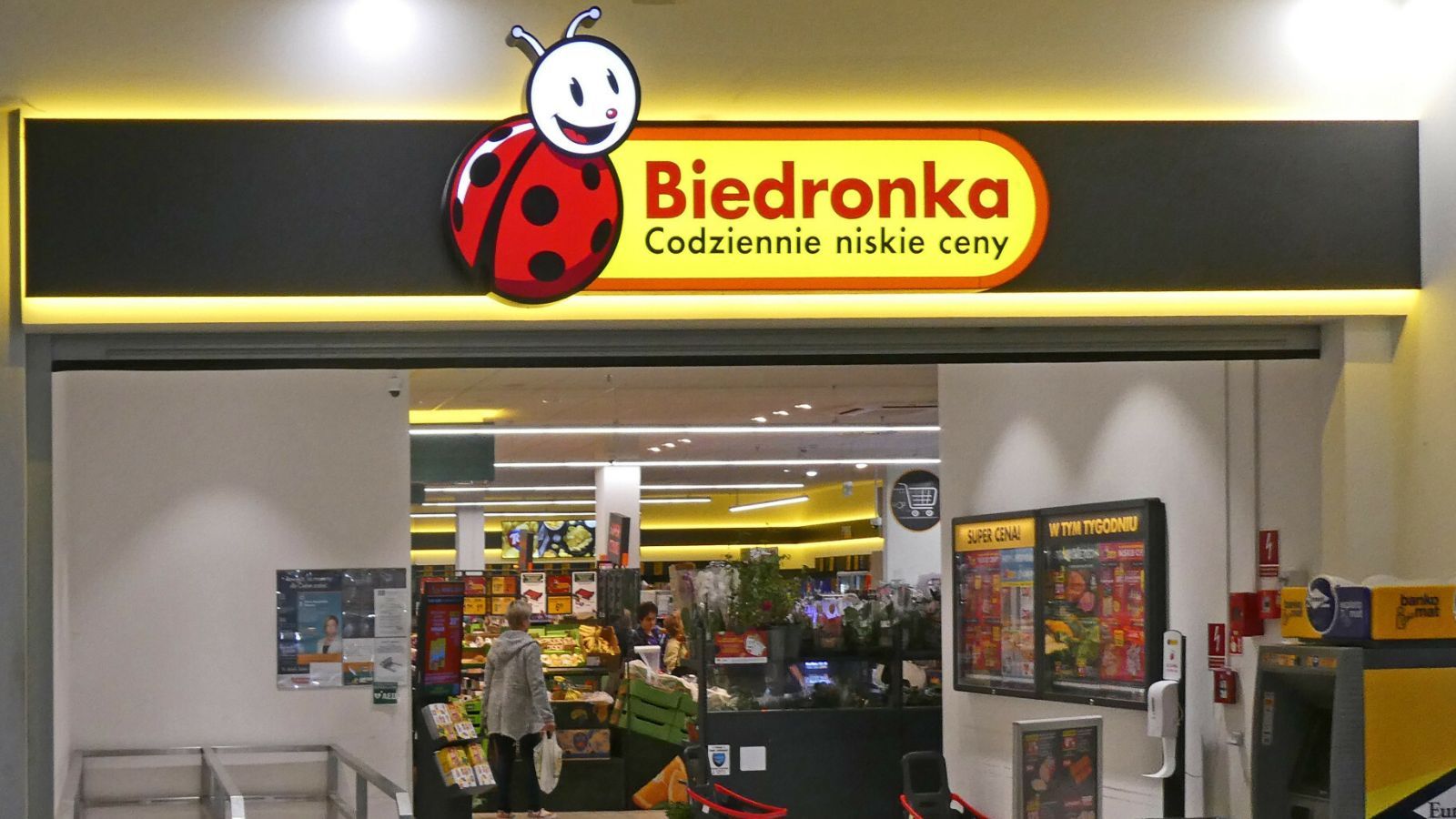 Biedronka wyprzedaje za symboliczną złotówkę. Czas tylko do jutra