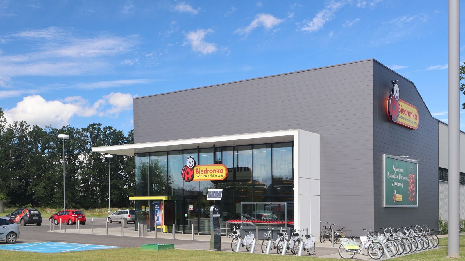 Tylko we wtorek: przeceny 70% na Wielkanoc w Biedronce. Takiej akcji nie było od dawna