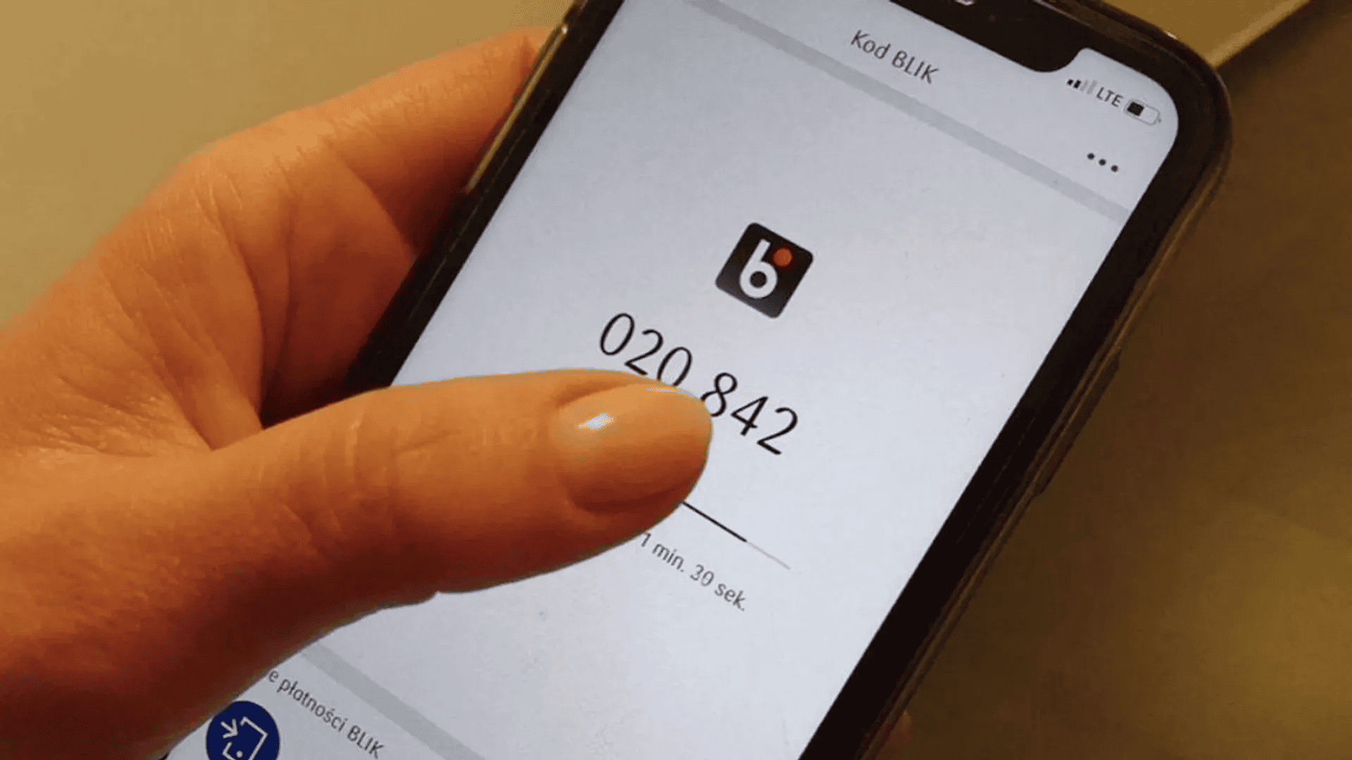 Nowy sposób oszustów na użytkowników BLIK. CERT Orange ostrzega