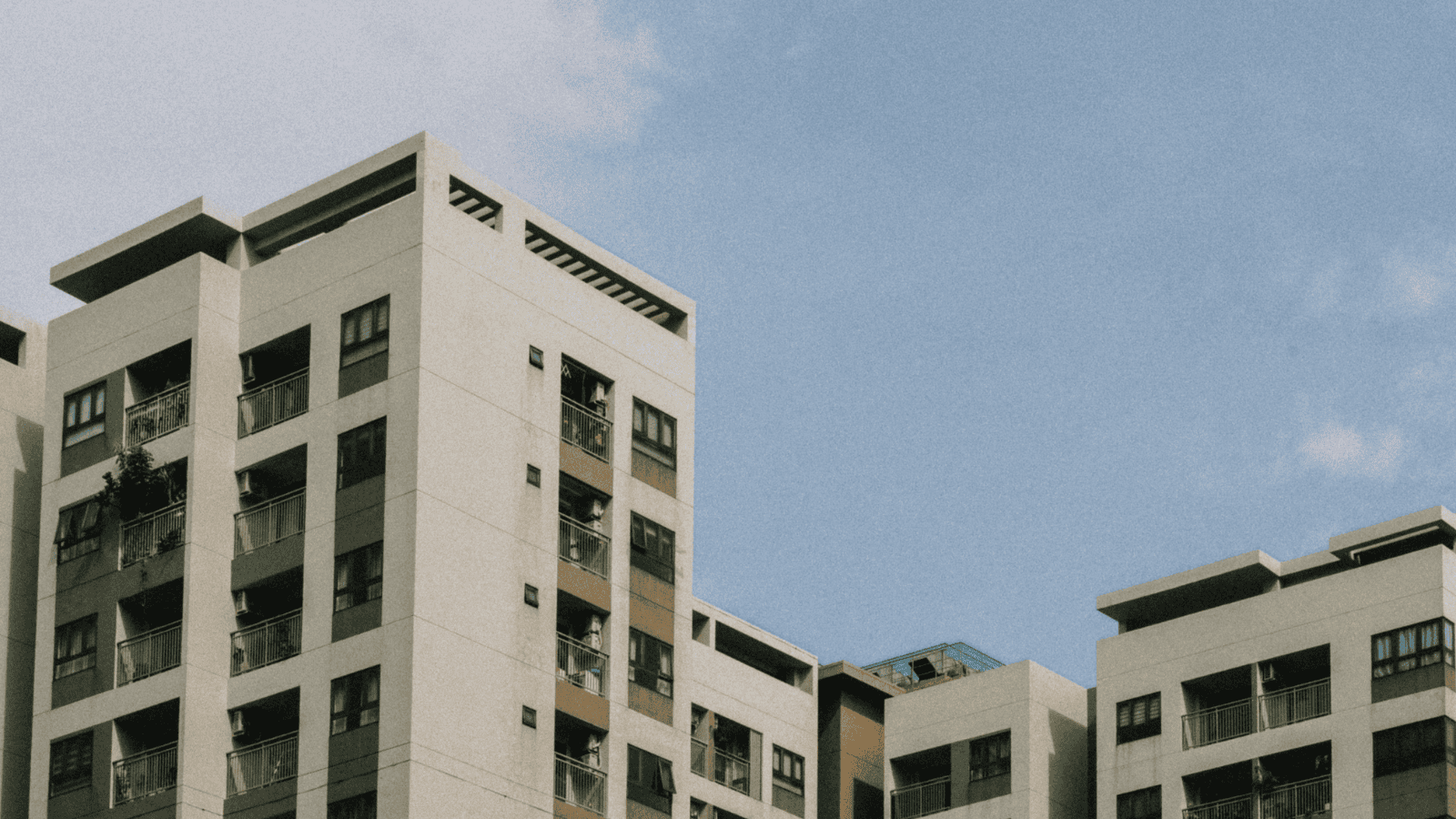 Tak na mieszkaniach na wynajem już nie zarobisz. Ekspert bije na alarm. Lepiej sprzedać?