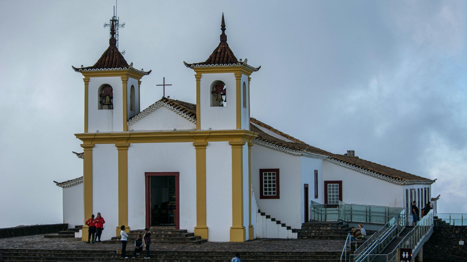 Ksiądz ujawnił, ile płaci podatku za wiernych. Padła konkretna kwota, można się zdziwić