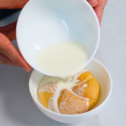 Zetrzyj na tarce i wrzuć do masy na mielone. Dawno nie jadłam lepszych