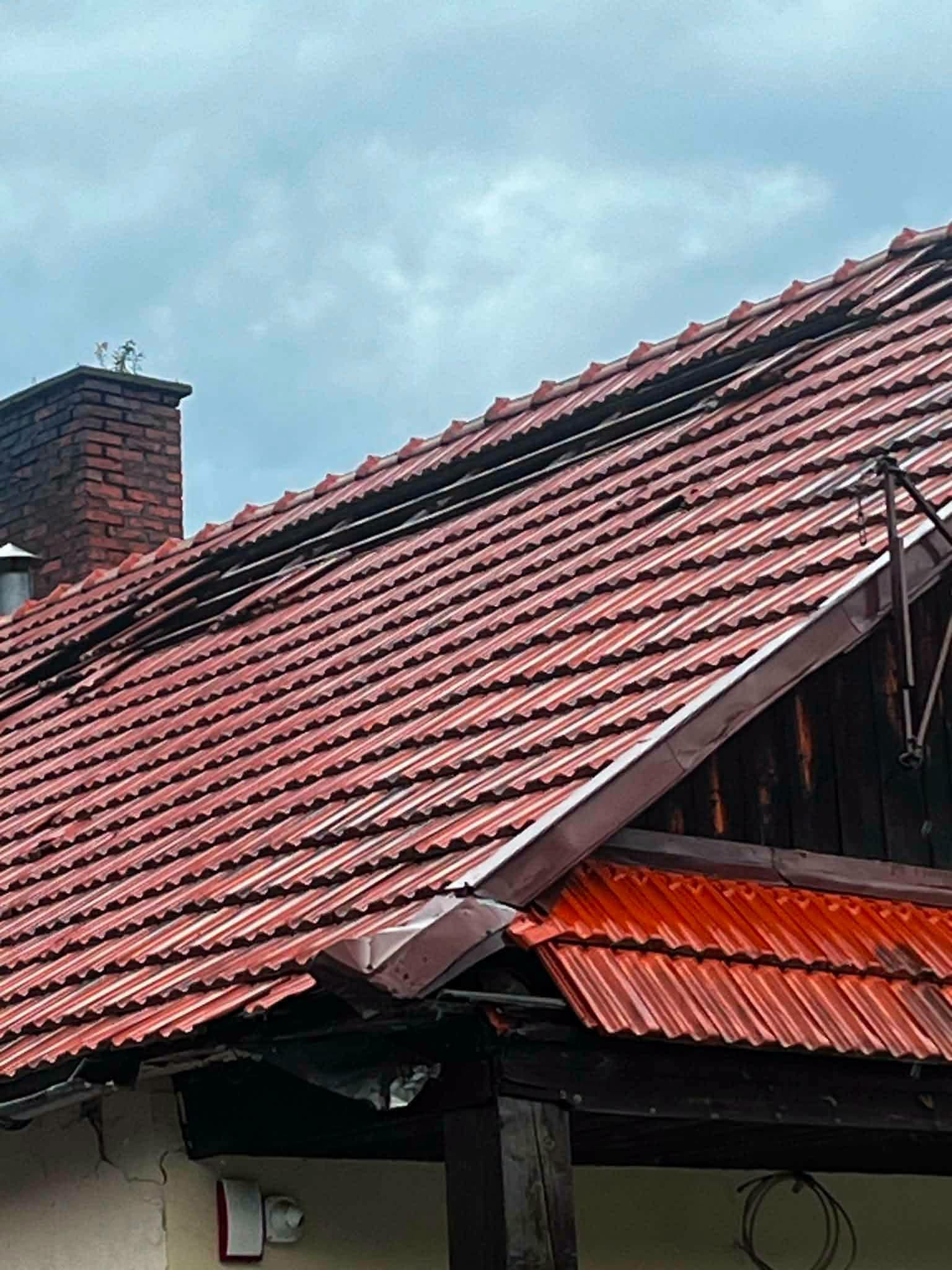 Burza przeszła nad Małopolską. Zerwane linie energetyczne i uszkodzone dachy, jedna osoba ranna