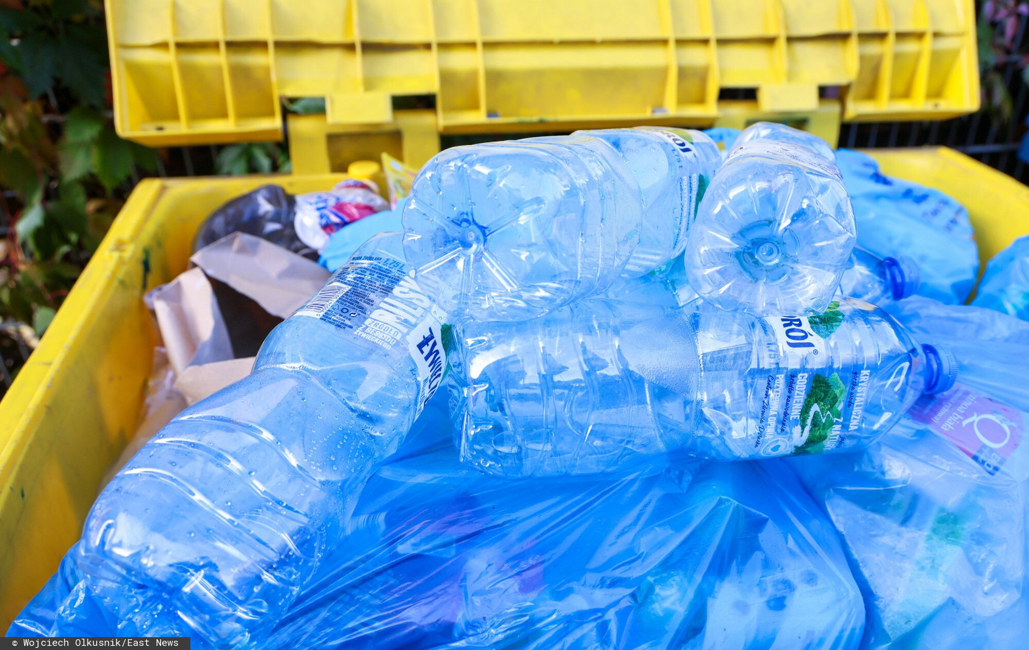 Butelki i puszki oddasz bez wychodzenia z domu. Ten prosty trik pomaga "oszukać" recyklomat