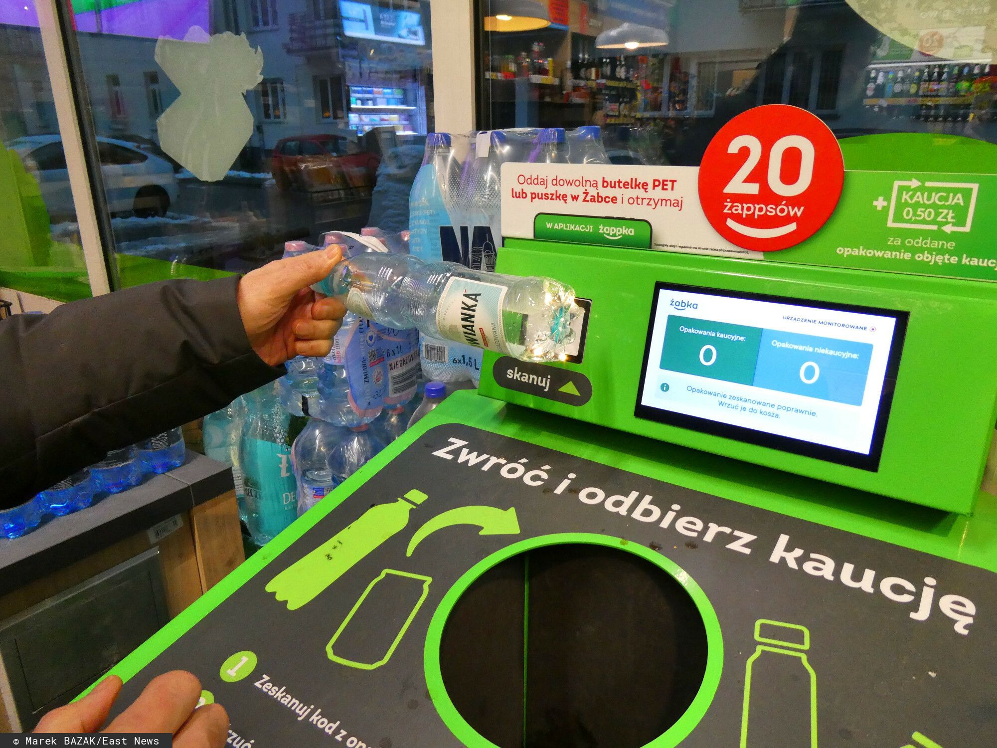 Polak zarabia na systemie kaucyjnym. Pokazał, jaką kwotę inkasuje w 20 minut