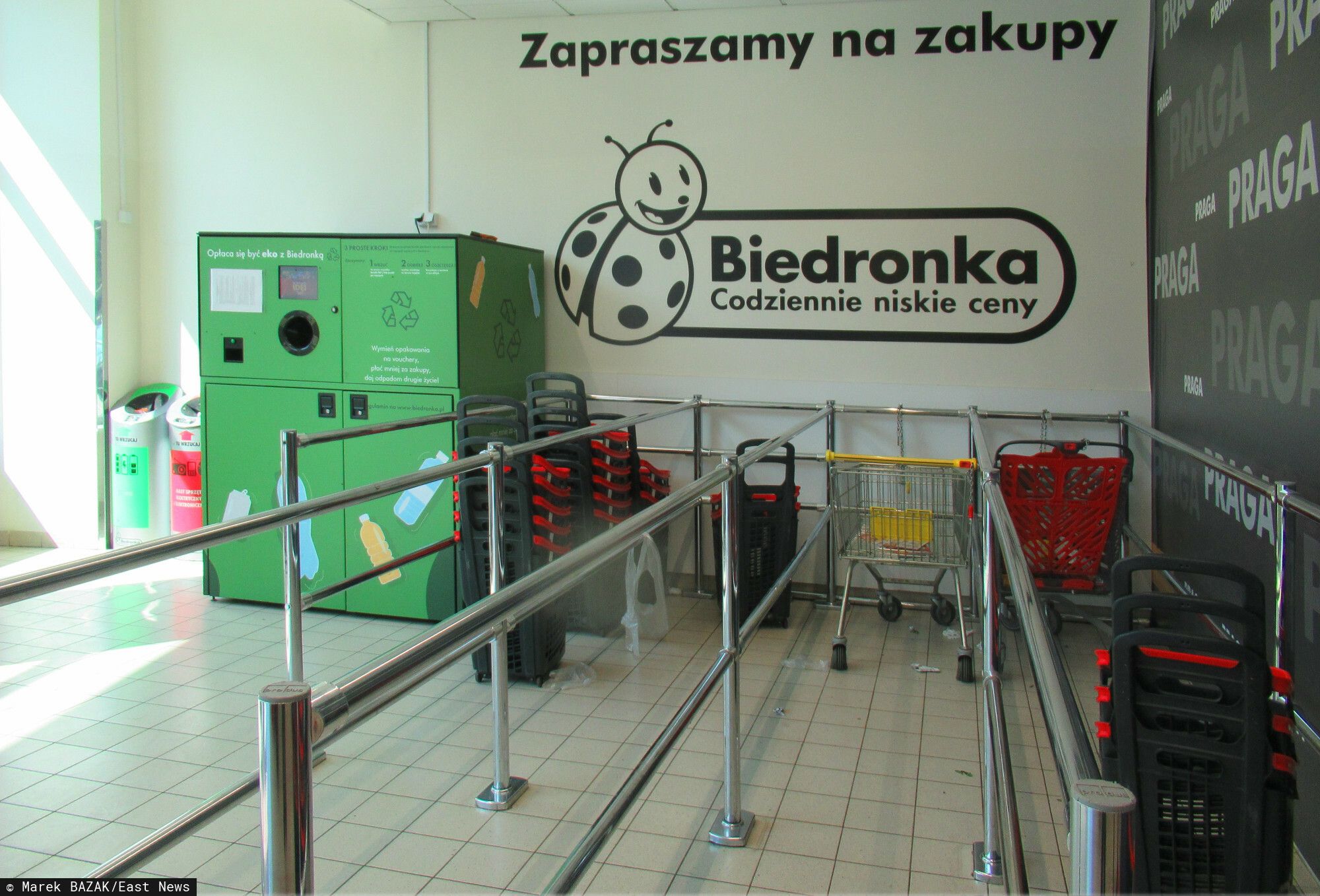 Wrzucisz te opakowania do recyklomatu i nic z tego. O pieniądzach z kaucji możesz zapomnieć