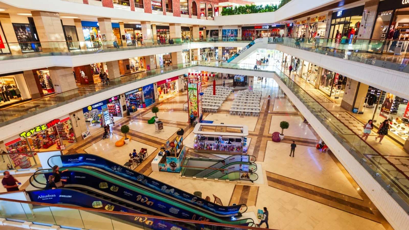 Tu zrobisz zakupy w Wigilię 2025. Wiadomo, które sklepy będą otwarte