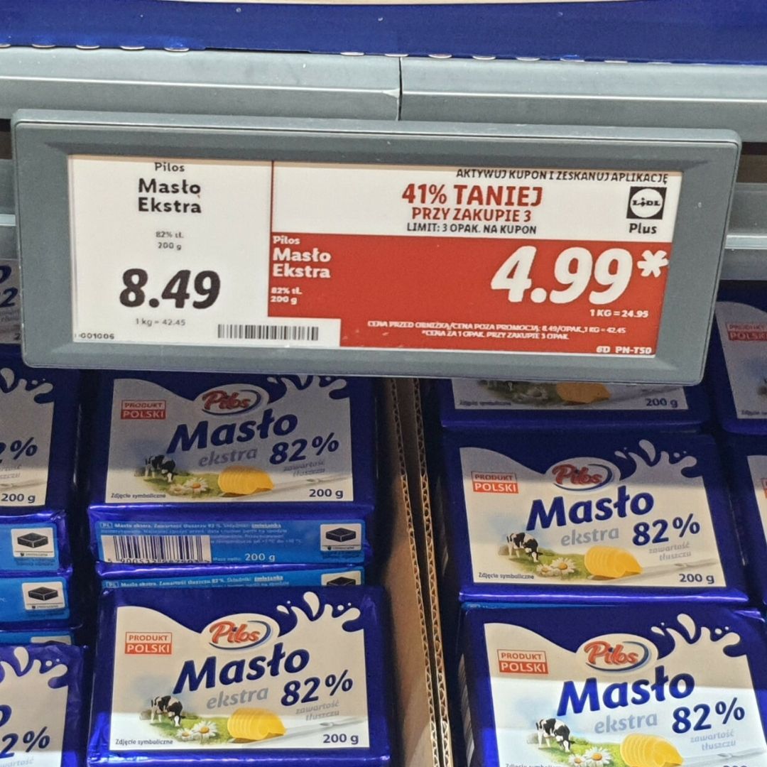 Coś dziwnego dzieje się z cenami masła. Klienci mogą się zdziwić w sklepach