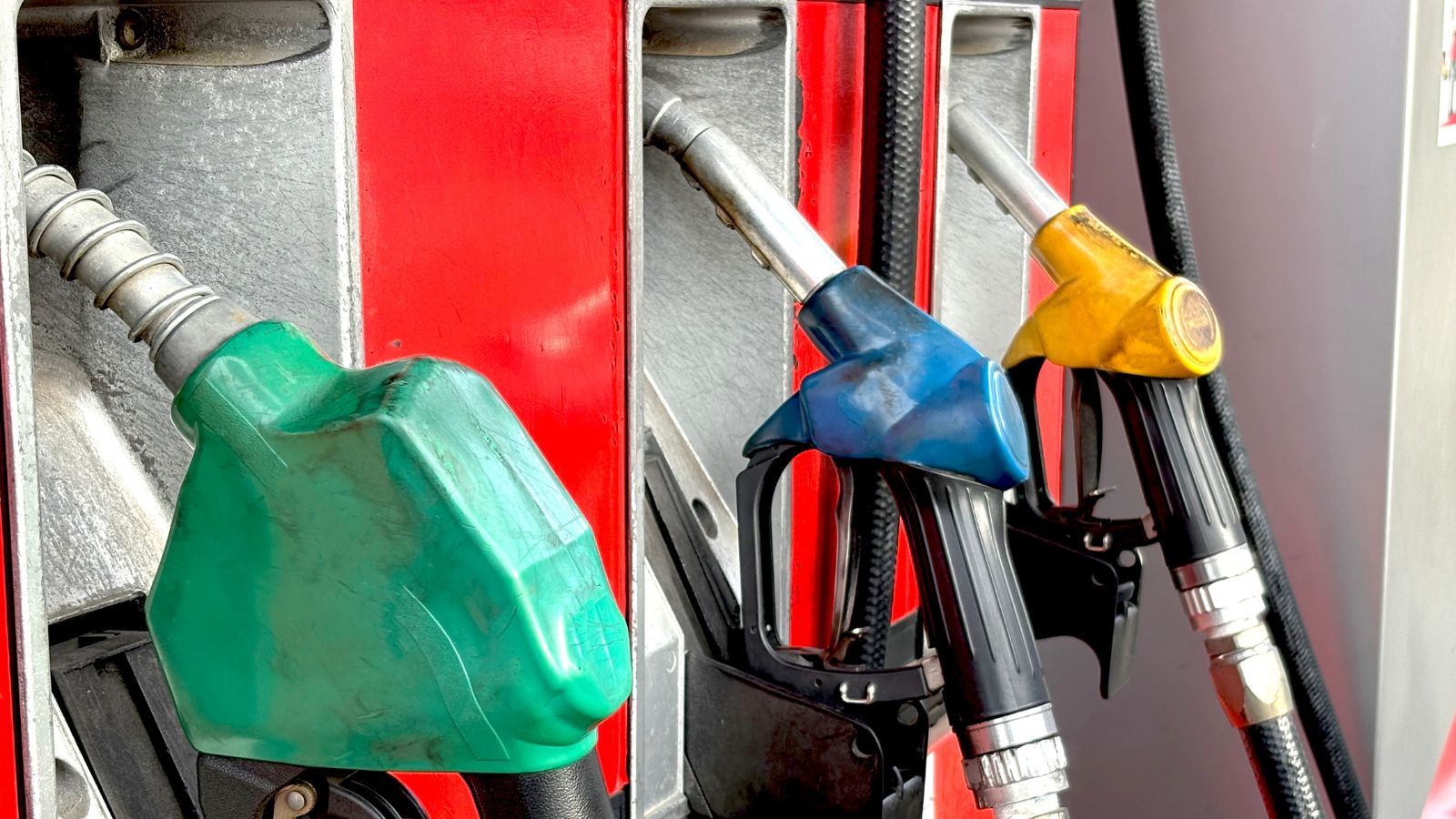 Nowy komunikat ws. cen paliw. Od wtorku 28 kwietnia kierowcy zapłacą więcej na stacjach